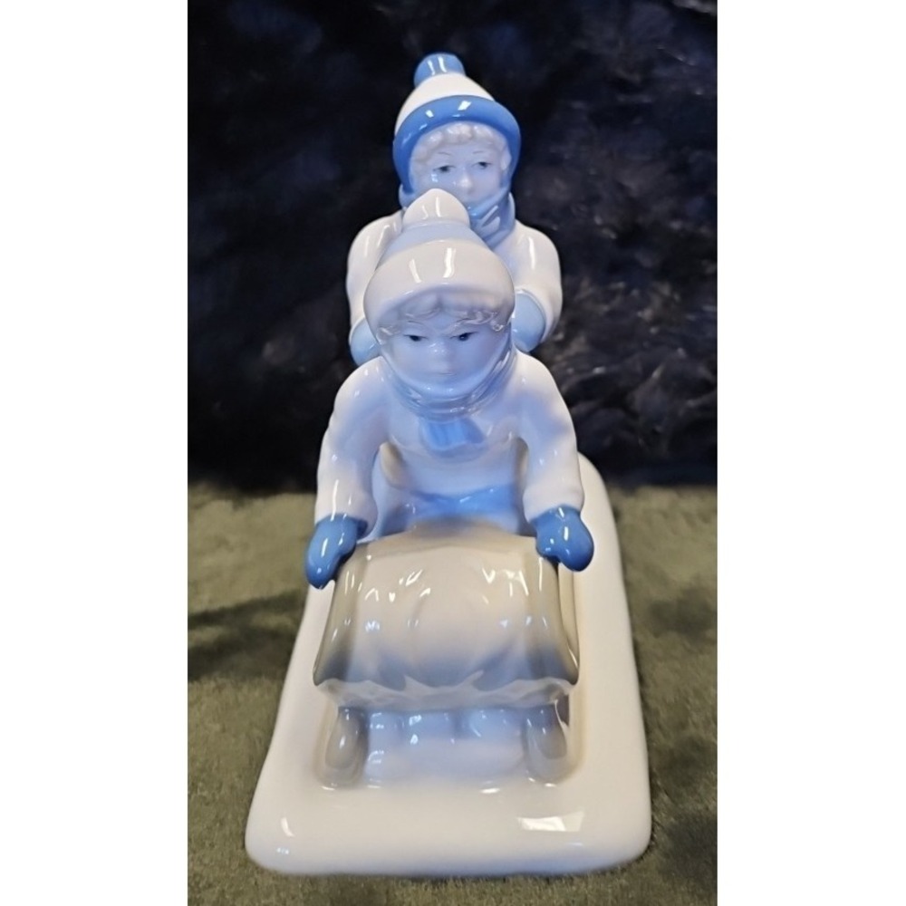Children Sledding Figurine 1992 Paul Sebastian Mexico/Porcelana de Cuernavaca